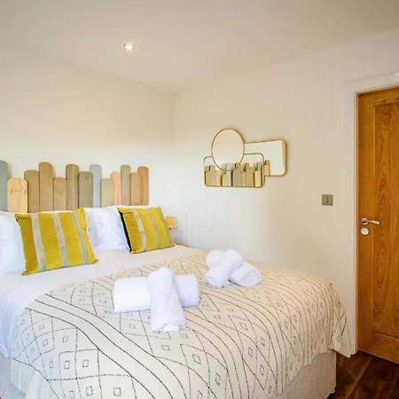 Orrest Head - Ukc6636